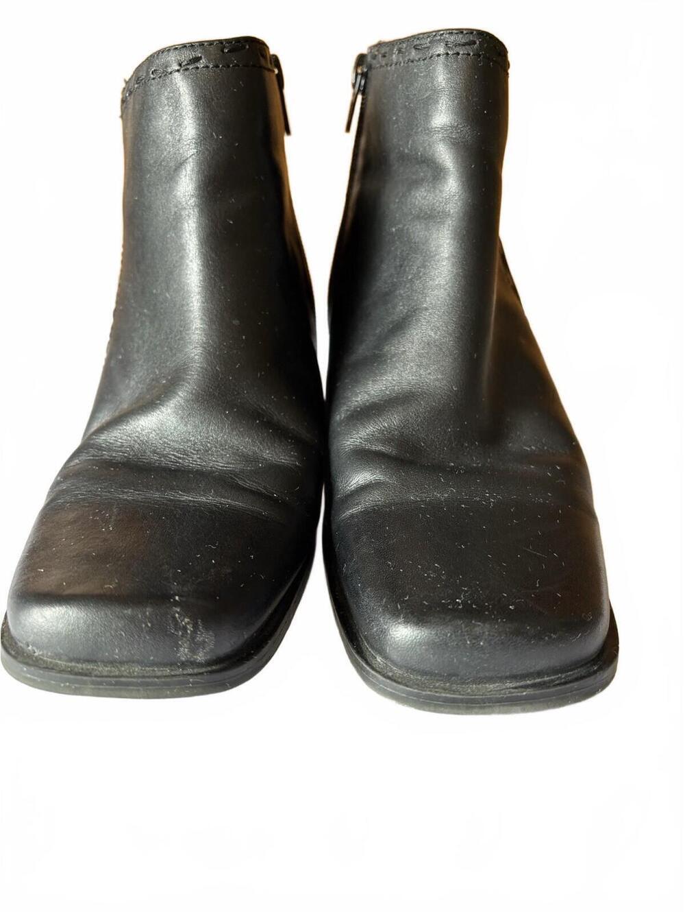 Shoes - Picture 2 of 3